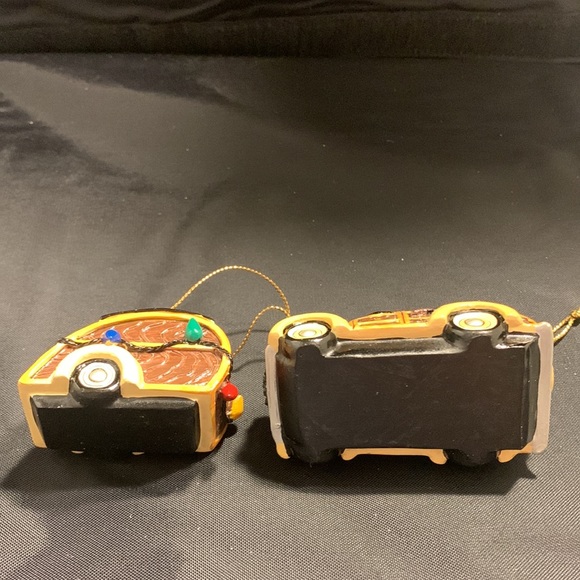 🎄Christmas Woodie & Travel Trailer Ornaments (Set of 2) - Picture 10 of 13